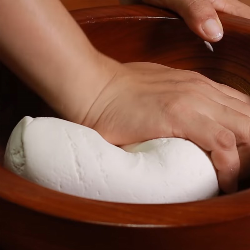Bước 3 Nhào bột bánh Bánh pate chiên
