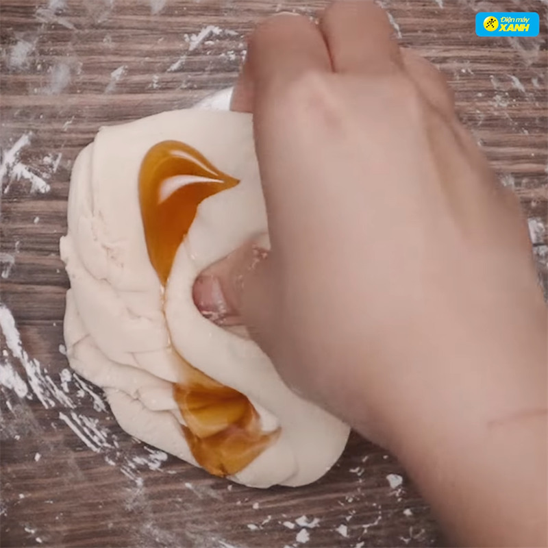 Bước 2 Nhào bột và tạo hình Trân châu hoàng kim