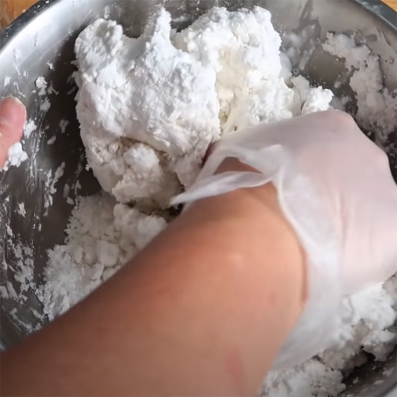 Bước 2 Nhồi bột Vỏ bánh tráng cuốn chả giò rế