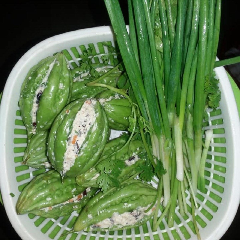 Bước 4 Nhồi nhân Canh khổ qua nhồi đậu hũ chay