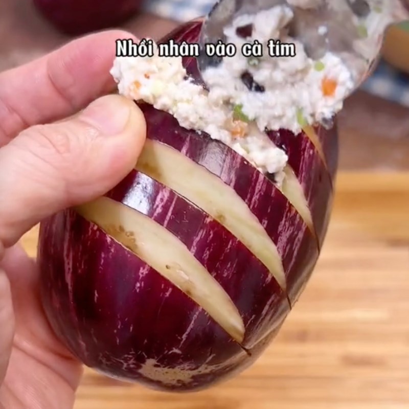 Bước 3 Nhồi nhân Cà tím chiên sốt mặn ngọt