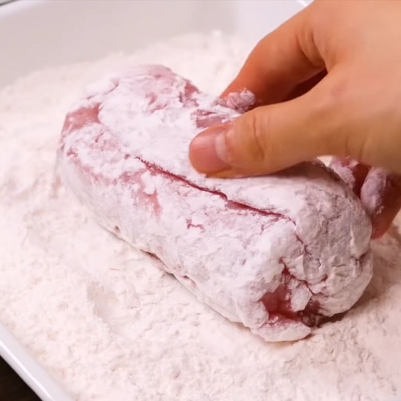 Bước 5 Nhúng bột Thịt heo cuộn phô mai jambon chiên xù
