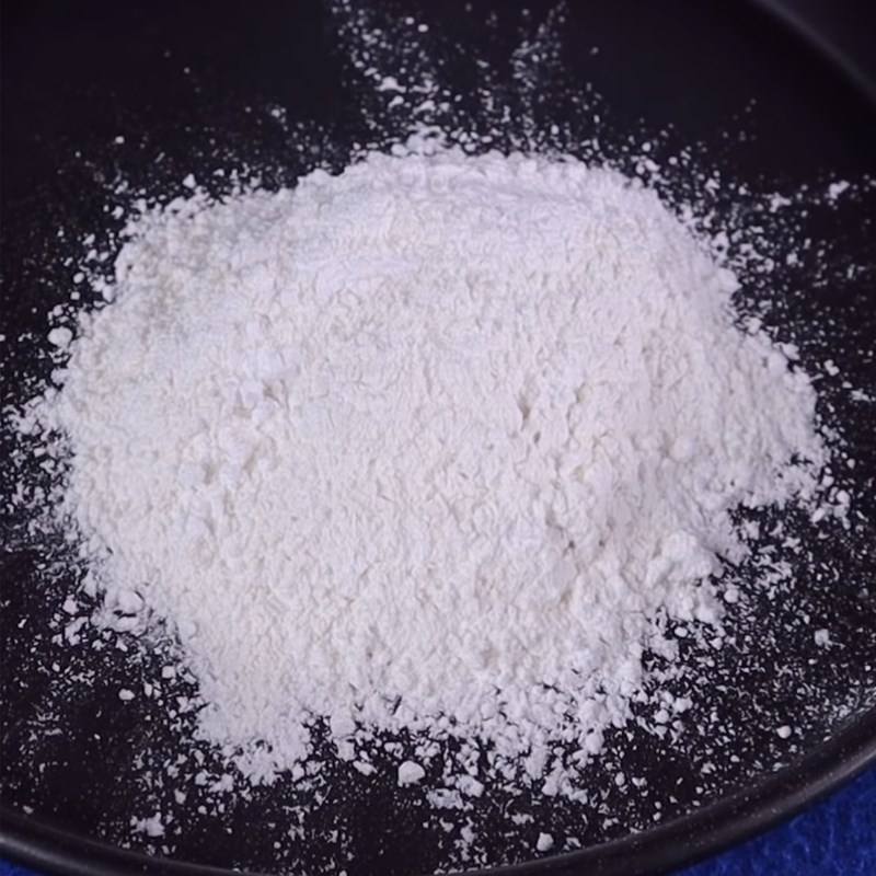 Bước 5 Nhúng bột thịt Thịt ba rọi chiên nước mắm