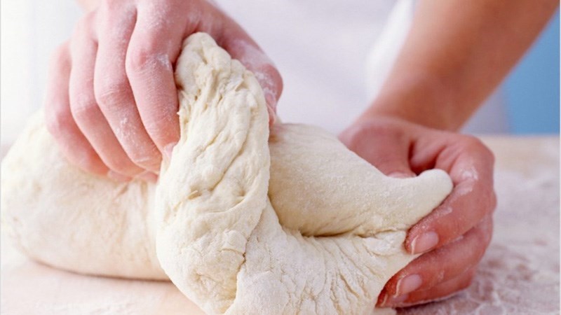 Cần nhồi bột làm bánh trung thu đúng công thức