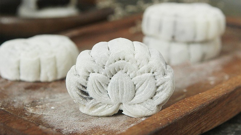 Bánh trung dẻo bị khô