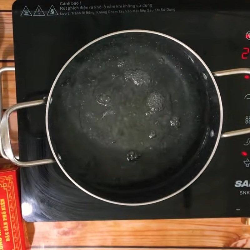Bước 2 Ninh hạt sen Chè nhãn nhục hạt sen táo đỏ