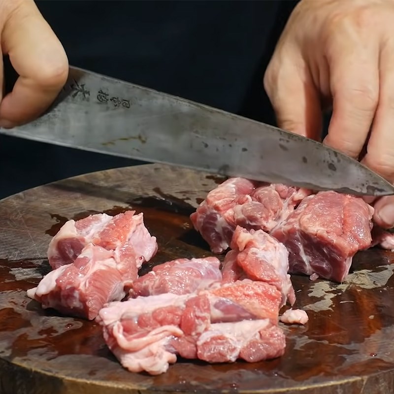 Bước 3 Sơ chế và ướp bò Phở bò sốt vang