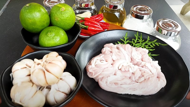 Nguyên liệu món ăn 2 món lòng heo xào