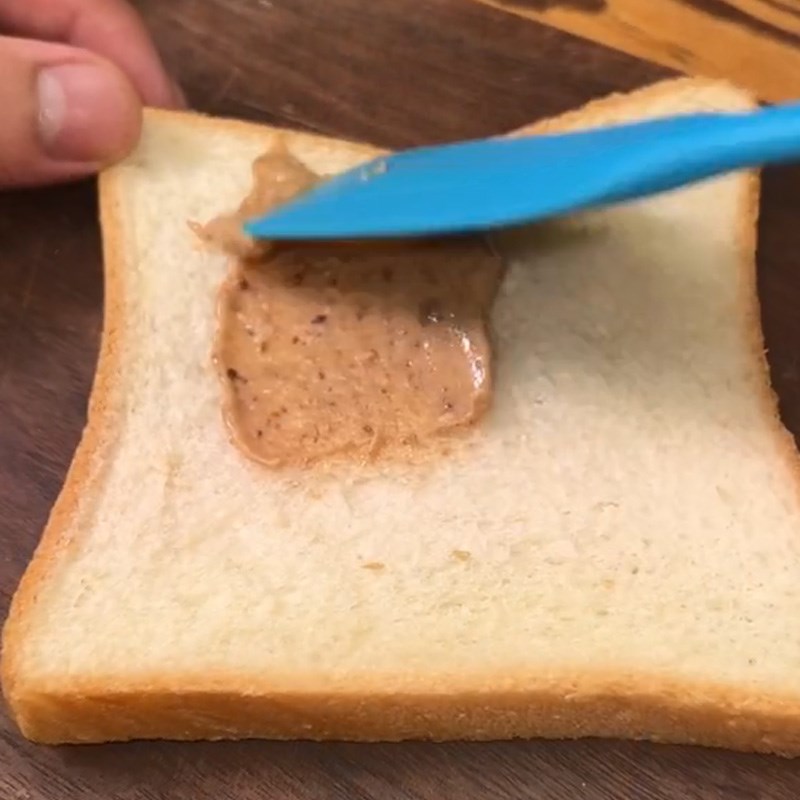 Bước 2 Nướng bánh mì Bánh milo phô mai (Công thức được chia sẻ từ TikTok Cách Nấu Ngon cùng Cách Nấu Ngon)