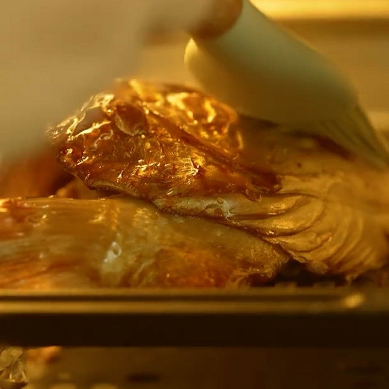 Bước 3 Nướng cá Đầu cá hồi nướng sốt Teriyaki