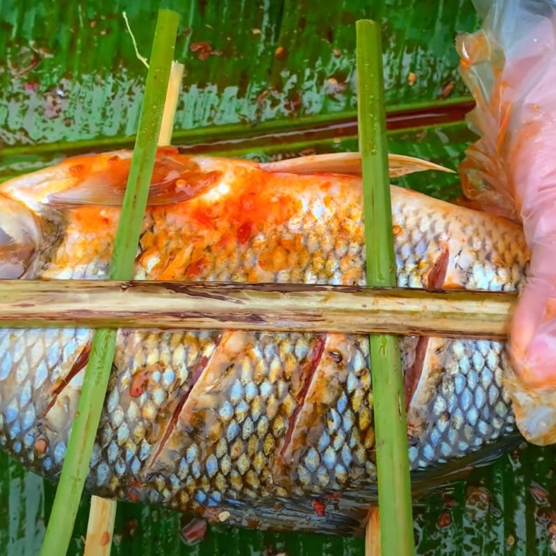 Bước 3 Nướng cá Cá mè nướng muối ớt