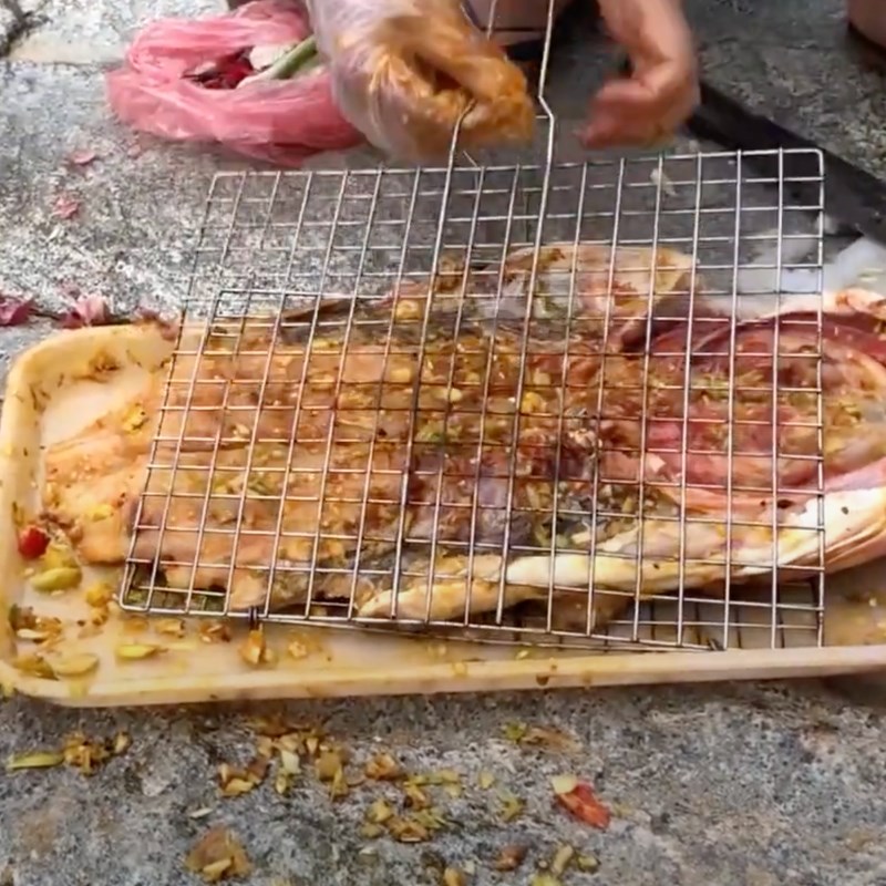 Bước 3 Nướng cá Cá mè nướng riềng sả