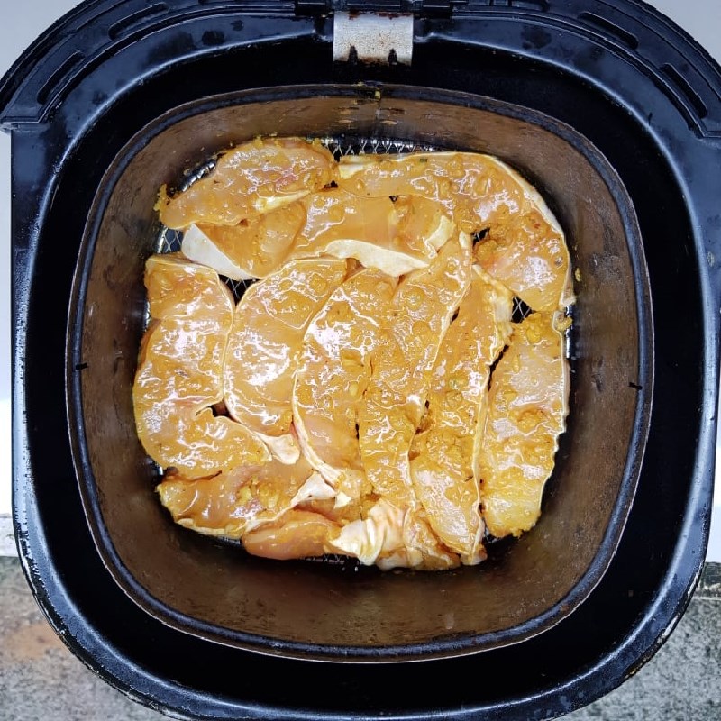 Bước 3 Nướng cá với nồi chiên không dầu chả cá Lã Vọng