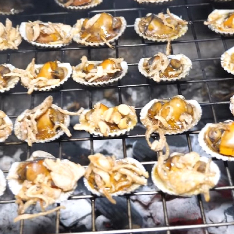 Bước 4 Nướng sò huyết Sò huyết nướng mỡ hành