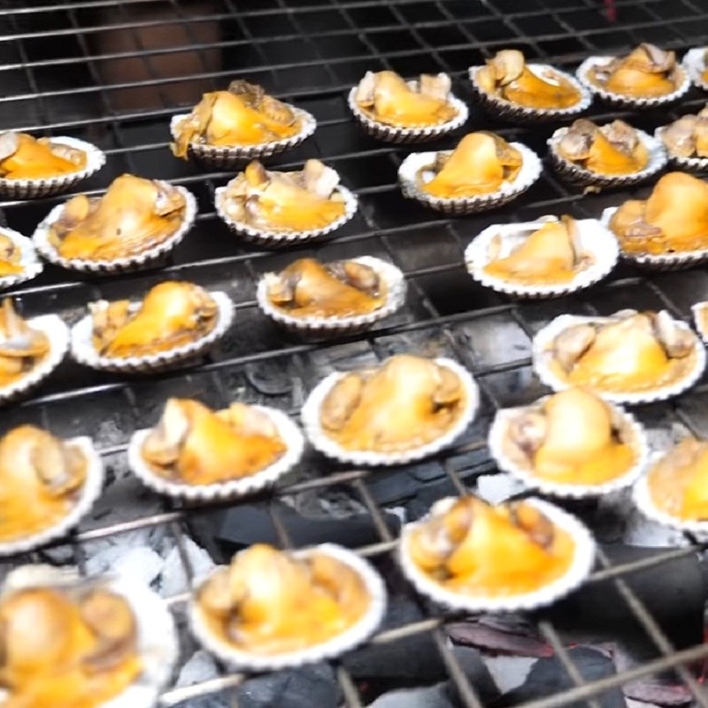 Bước 4 Nướng sò huyết Sò huyết nướng mỡ hành
