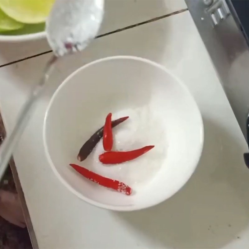 Bước 4 Làm muối ớt ướp ốc Ốc tỏi nướng muối ớt