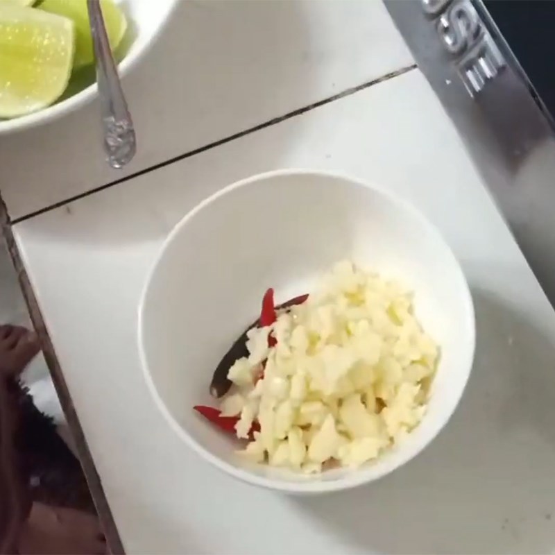 Bước 4 Làm muối ớt ướp ốc Ốc tỏi nướng muối ớt