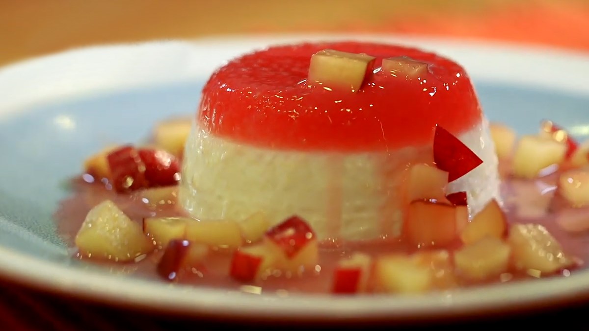 Panna cotta mận dừa