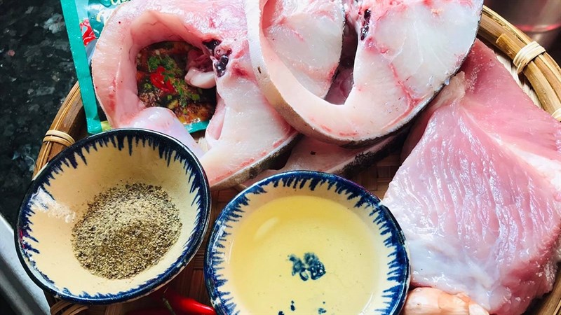 Nguyên liệu món ăn cá bớp kho thịt ba chỉ