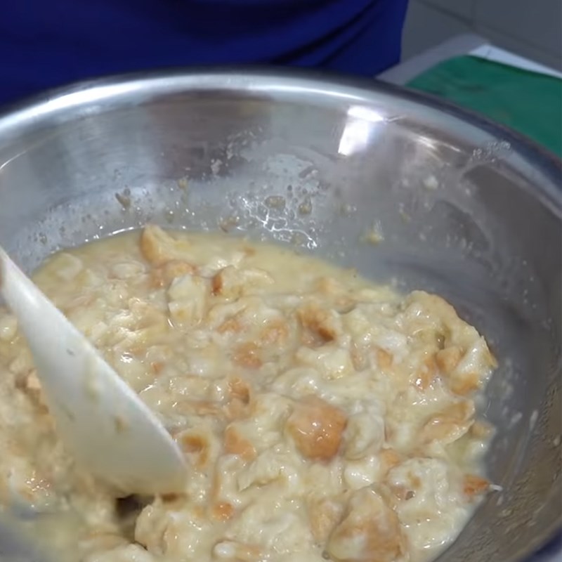 Bước 2 Pha bột bánh Bánh chuối nướng bằng chảo chống dính