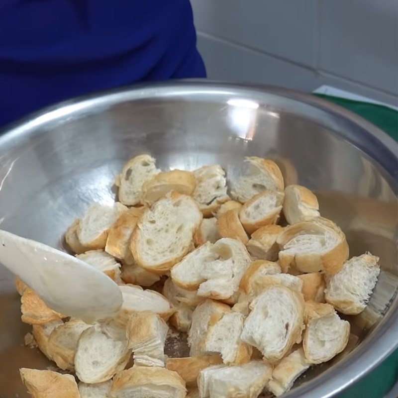 Bước 2 Pha bột bánh Bánh chuối nướng bằng chảo chống dính