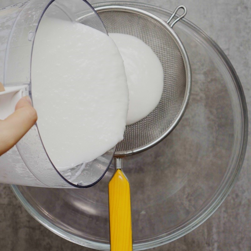 Bước 2 Pha bột chiên Bột chiên từ cơm nguội và gạo
