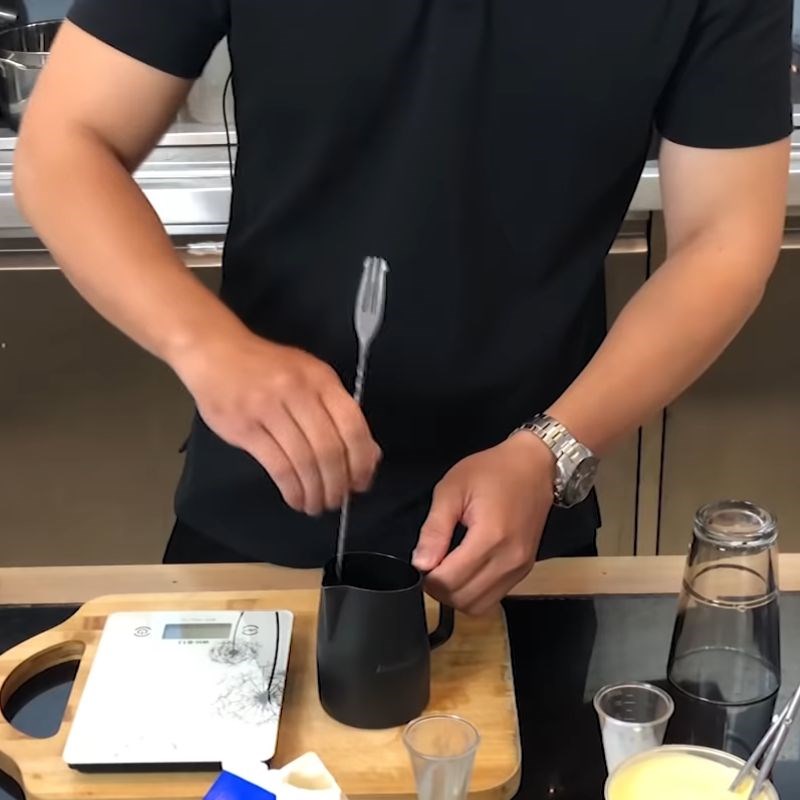 Bước 2 Pha cacao Cacao kem trứng