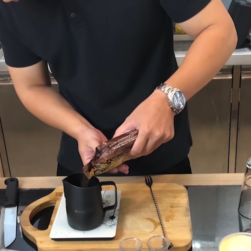 Bước 2 Pha cacao Cacao kem trứng