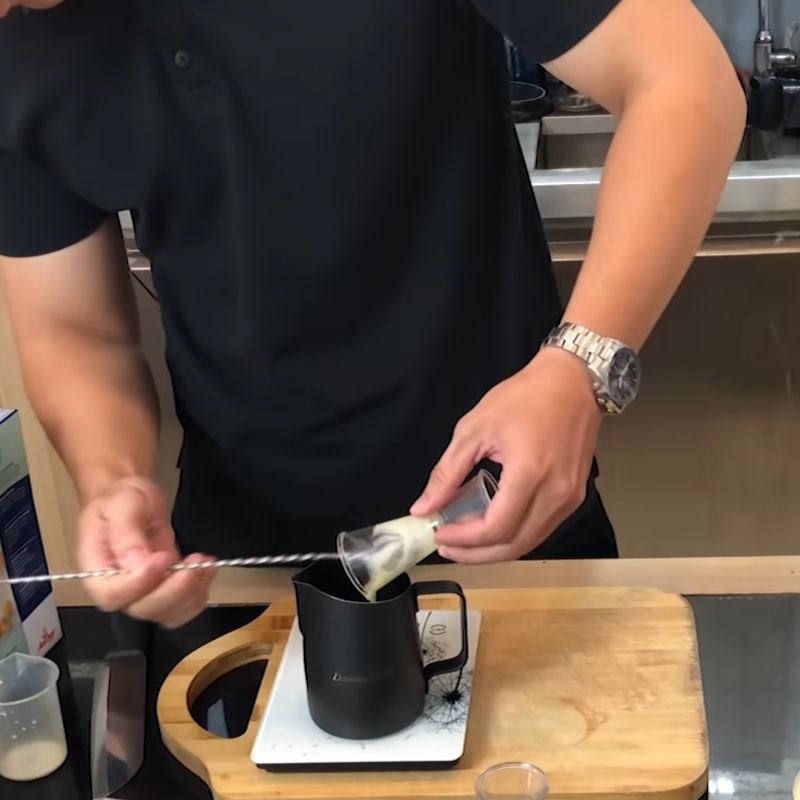 Bước 2 Pha cacao Cacao kem trứng