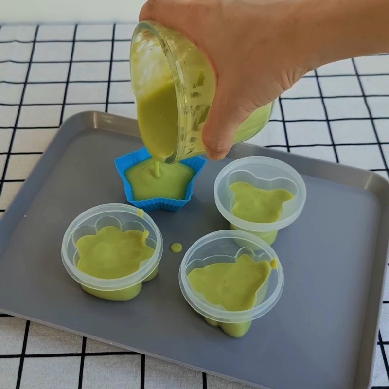 Bước 4 Pha gelatin và làm đông pudding Pudding bơ cho bé ăn dặm
