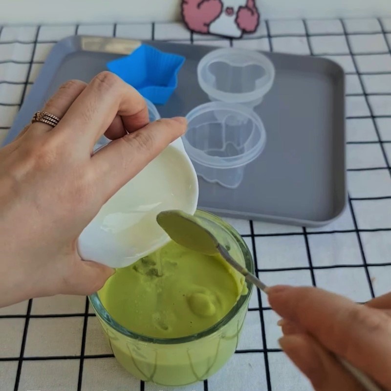 Bước 4 Pha gelatin và làm đông pudding Pudding bơ cho bé ăn dặm