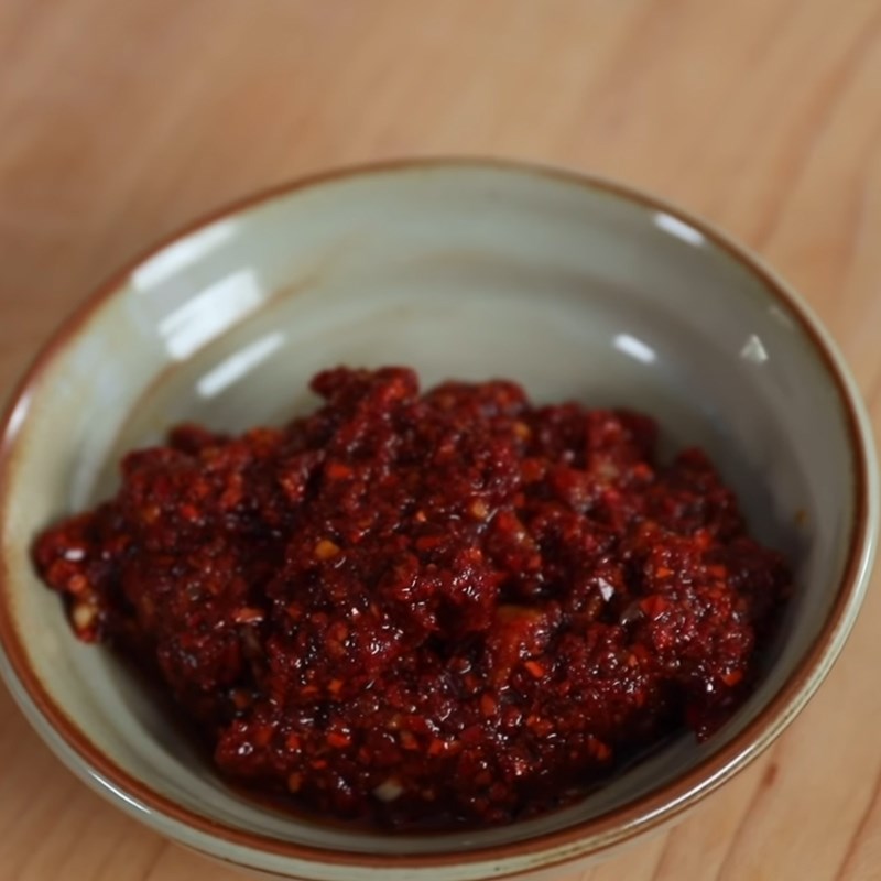 Bước 3 Pha hỗn hợp gia vị Canh đuôi bò Hàn Quốc