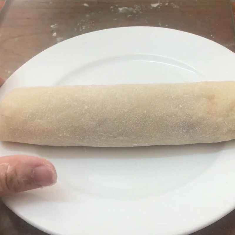 Bước 2 Pha màu và cuộn bột bánh Bánh tai heo bằng nồi chiên không dầu