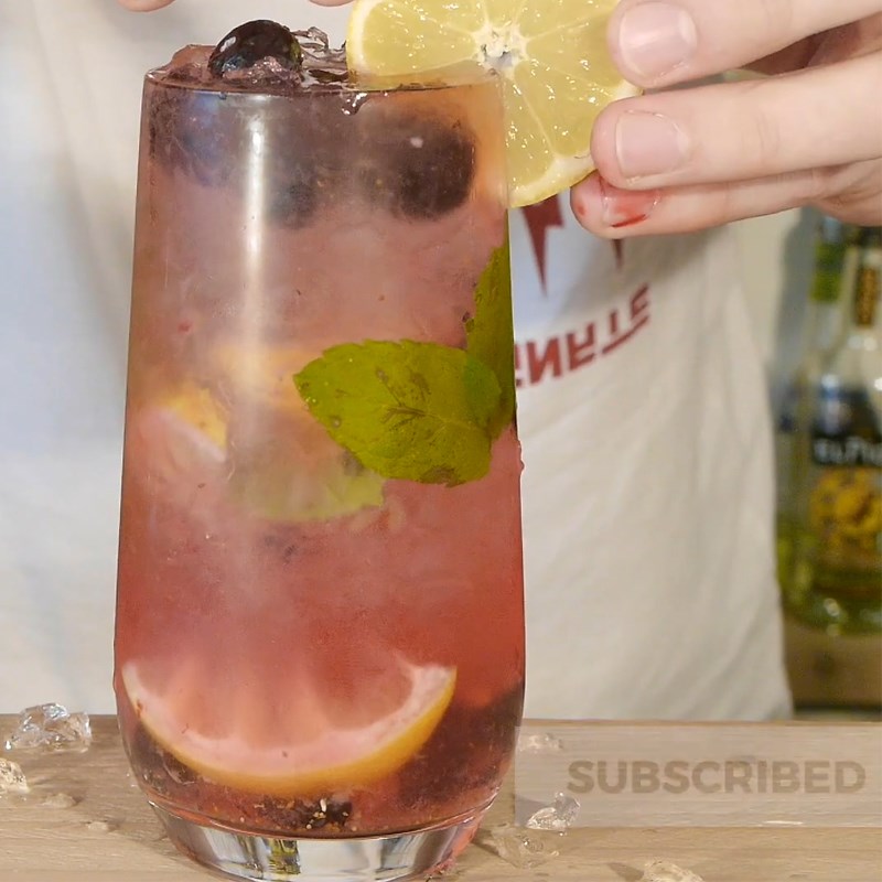 Bước 3 Pha mojito Mojito việt quất
