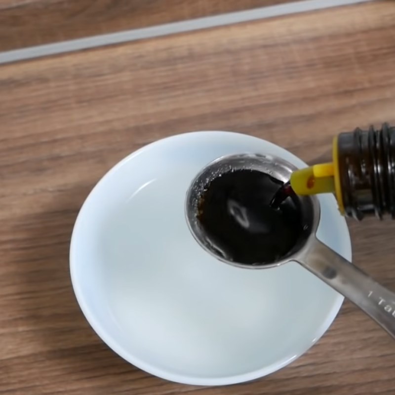 Bước 6 Pha nước chấm Bột chiên khoai môn trứng