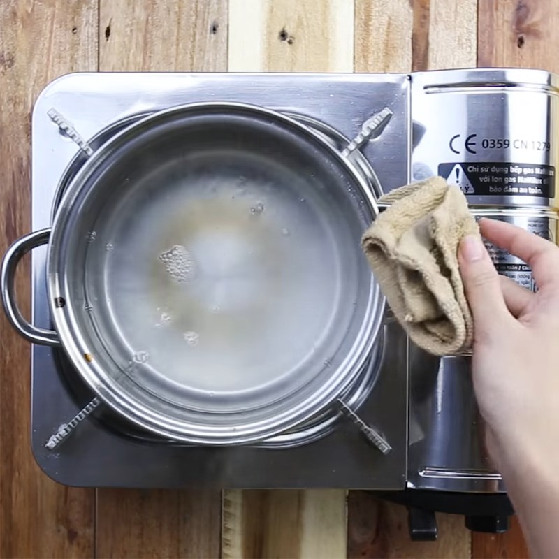 Bước 5 Pha nước chấm Bánh xèo tôm thịt