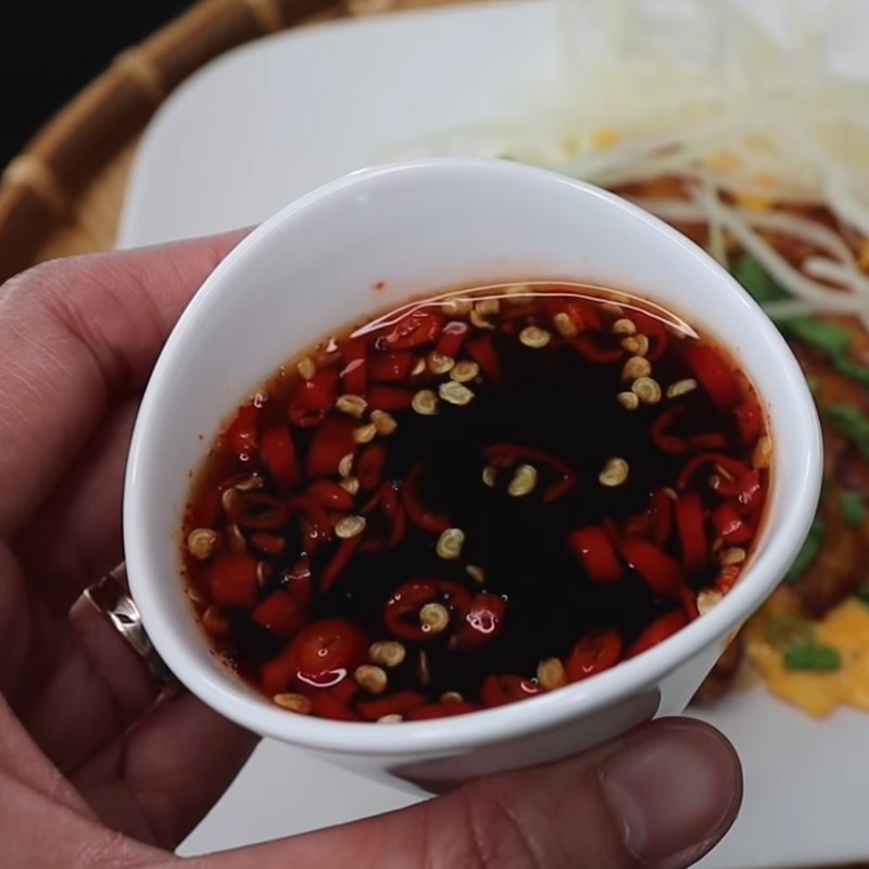 Bước 3 Pha nước chấm Bột chiên bằng bột nếp