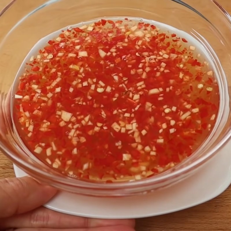 Bước 4 Pha nước chấm bánh xèo Bánh xèo bằng bánh tráng