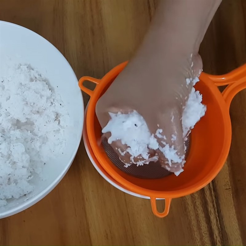 Bước 2 Pha nước cốt Xôi đậu đen