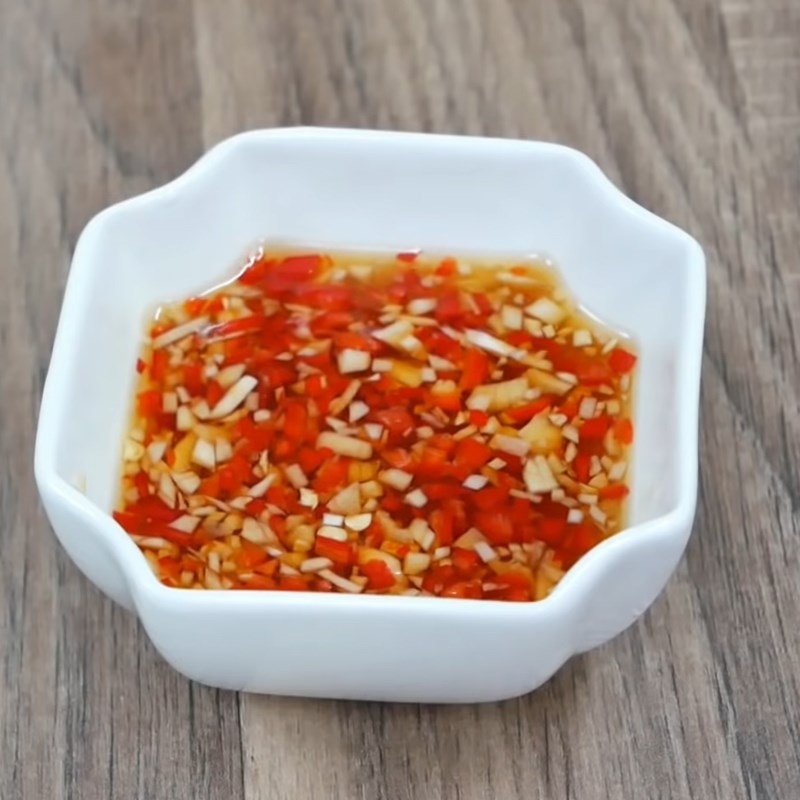 Bước 3 Pha nước mắm Gỏi bò rau răm