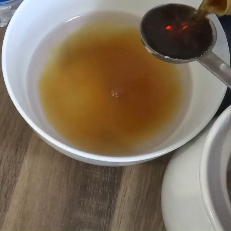 Bước 8 Pha nước mắm Bánh tôm chiên khoai lang