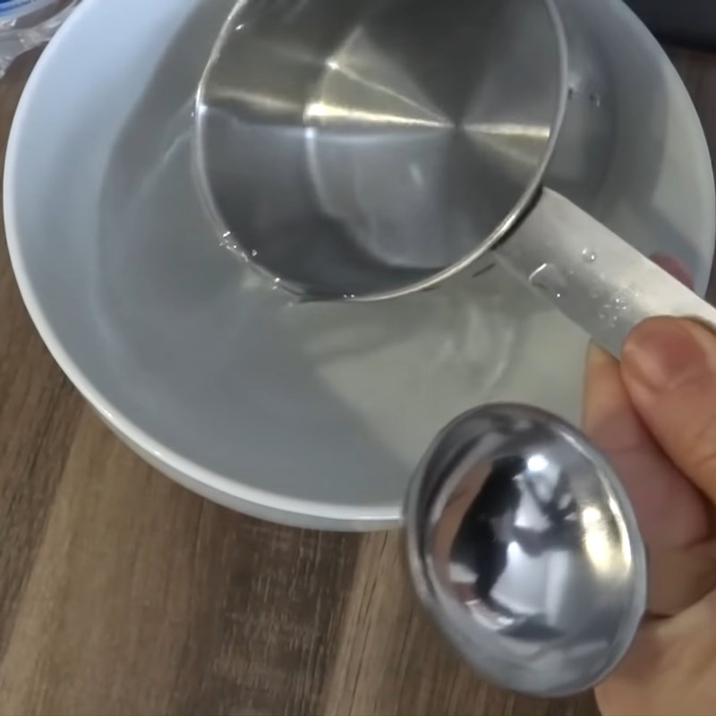 Bước 8 Pha nước mắm Bánh tôm chiên khoai lang