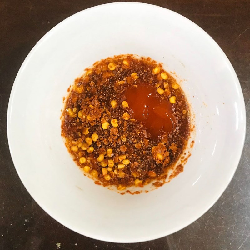 Bước 3 Pha nước sốt Da heo chiên nước mắm