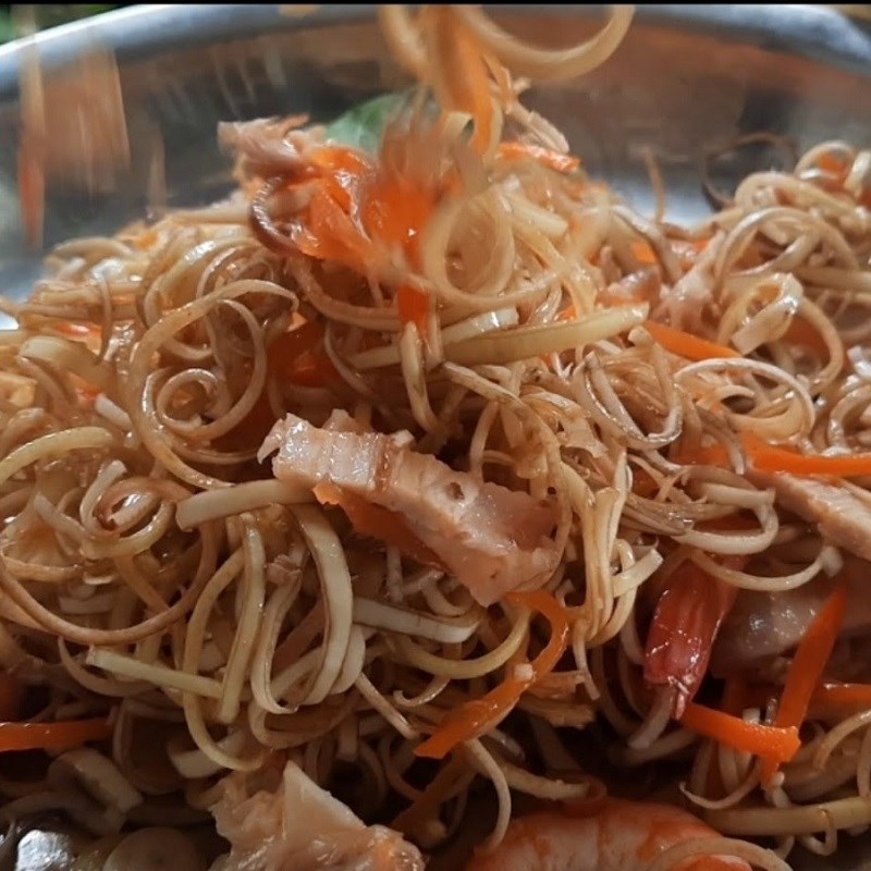 Bước 3 Pha nước sốt và trộn gỏi Gỏi hoa chuối tôm thịt sốt tương ớt