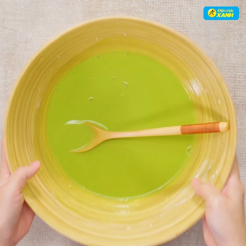 Bước 3 Pha phần bột màu xanh Bánh da lợn đậu xanh