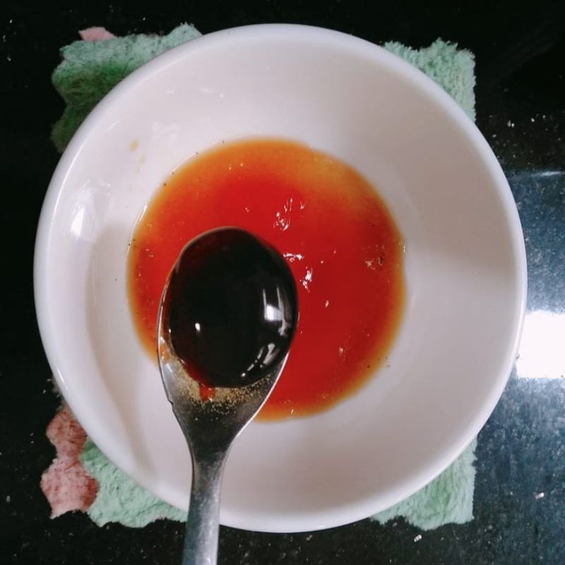 Bước 3 Pha sốt nước mắm Đầu cá hồi chiên nước mắm (Công thức được chia sẻ từ người dùng)