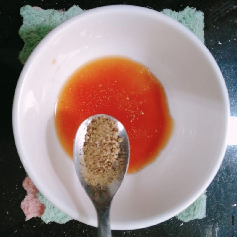 Bước 3 Pha sốt nước mắm Đầu cá hồi chiên nước mắm (Công thức được chia sẻ từ người dùng)