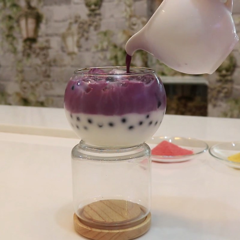 Bước 3 Pha trà sữa khoai lang tím Trà sữa khoai lang tím trân châu