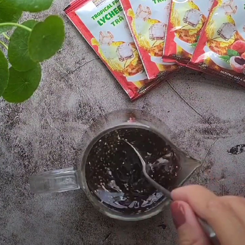 Bước 1 Pha trà vải Kem vải