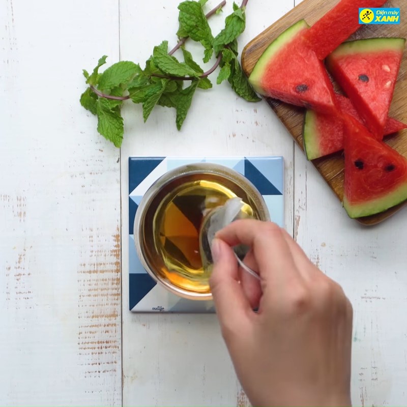 Bước 1 Pha trà Trà dưa hấu